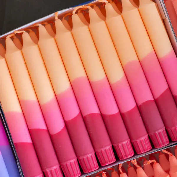 Hovedbilde HÅNDLAGET STEARINLYS – Oransje, Nude, Rosa og Rød ...