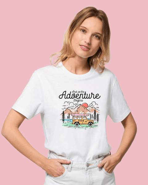 Hovedbilde T-SKJORTE – And So the Adventure Begins – ...