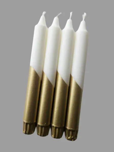 Hovedbilde HÅNDLAGET STEARINLYS – Hvit og gull – Mrs. ...