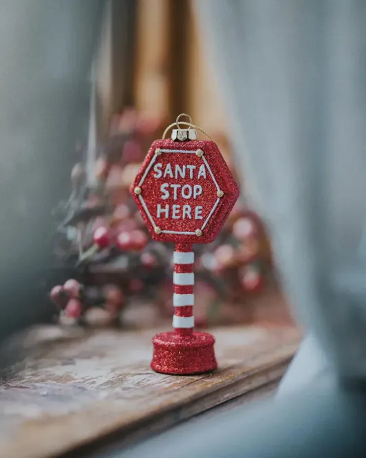 Hovedbilde JULETREPYNT – Santa Stop Here skilt – ALot