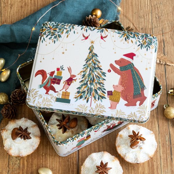 Hovedbilde KAKEBOKS – Woodland Bear Cream – Sara Miller